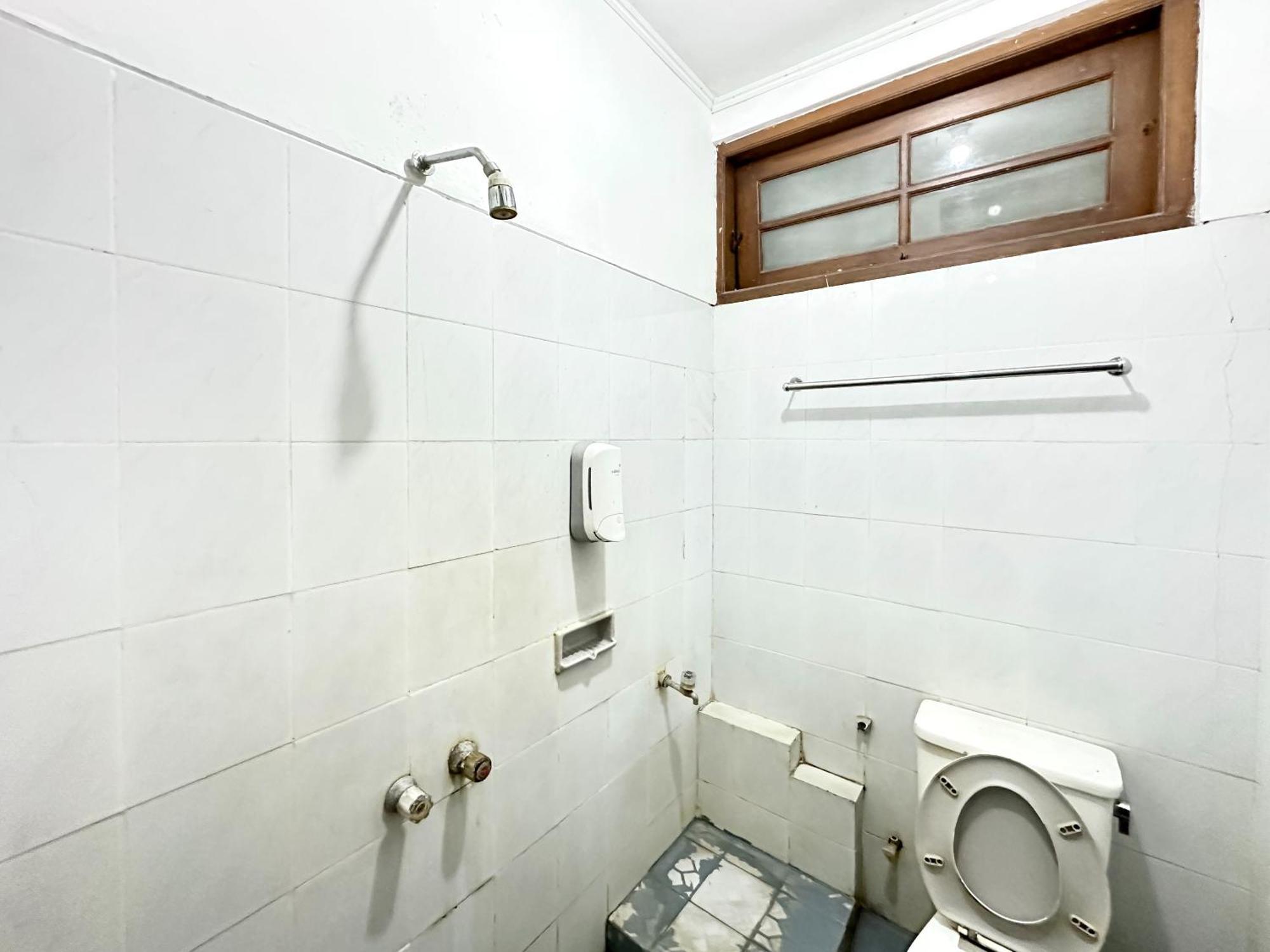 Hotel Dewi Sri Redpartner Yogyakarta Exterior photo
